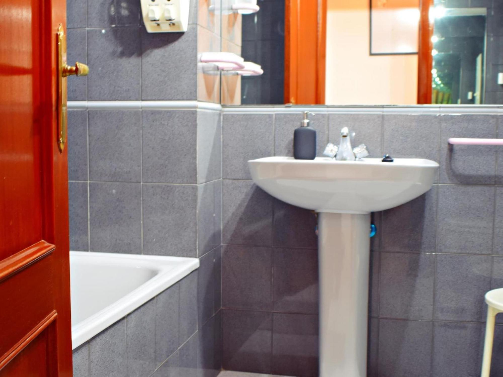 Amplio Y Luminoso Apartamento Cerca Del Centro Y La Playa Con Piscina Y Parking Privado Μάλαγα Εξωτερικό φωτογραφία